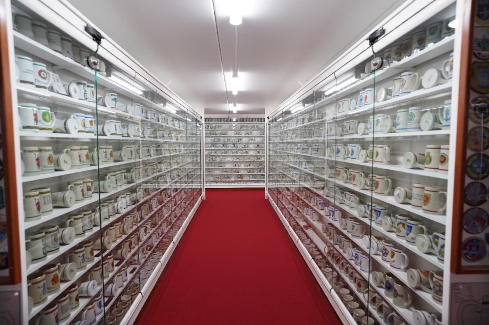 Minnekrus-museum — uendelig rekke av krus